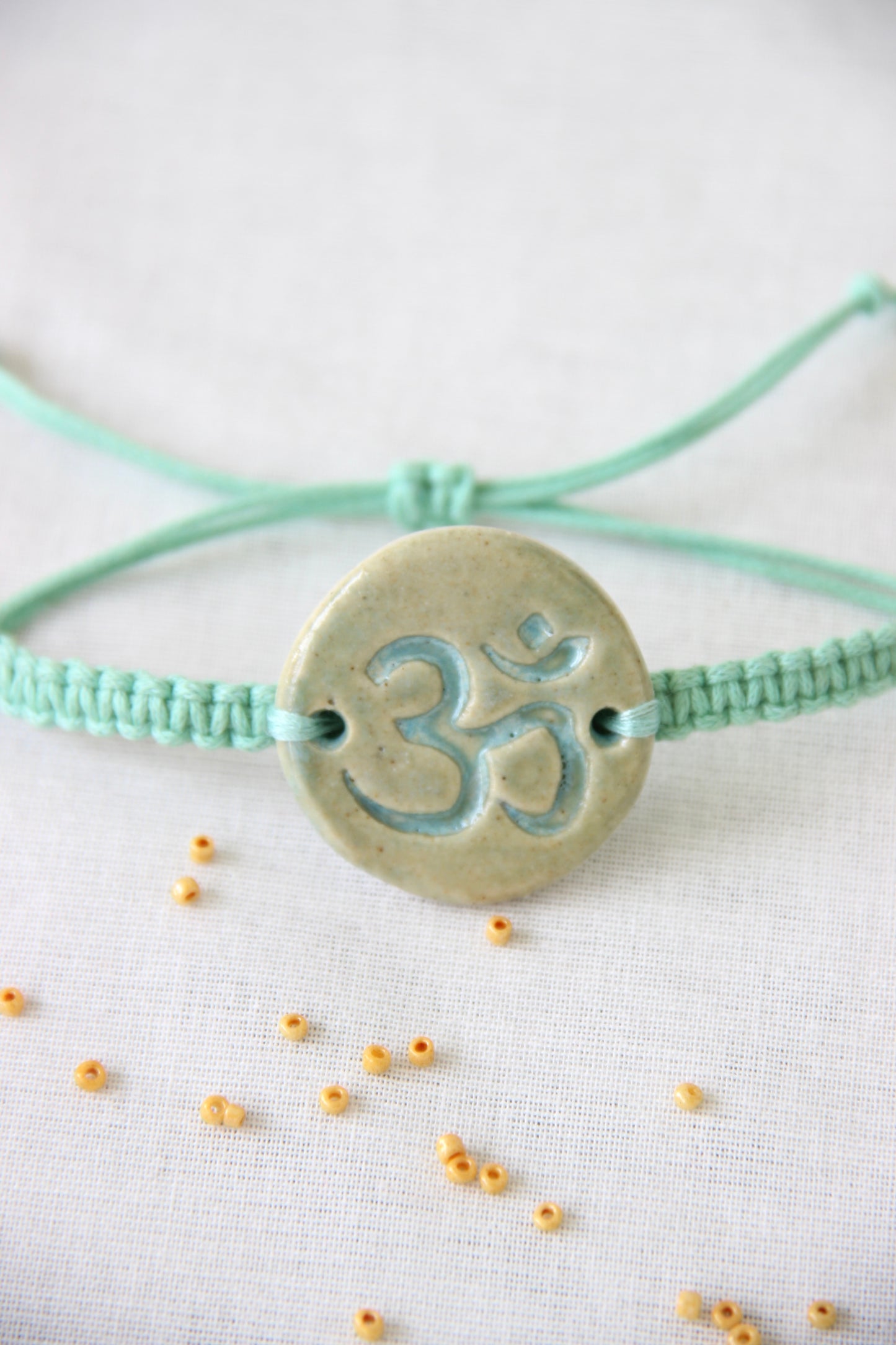 Om Charm Single Rakhi | Mint Medow