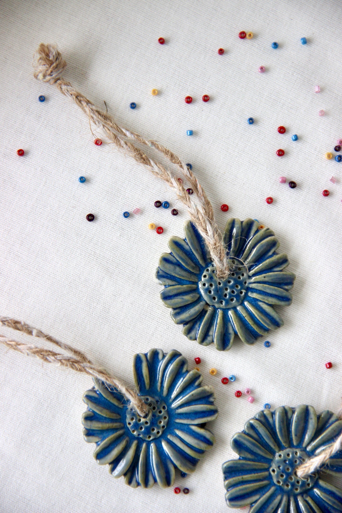 Ceramic Daisy Garden Charm | Blue