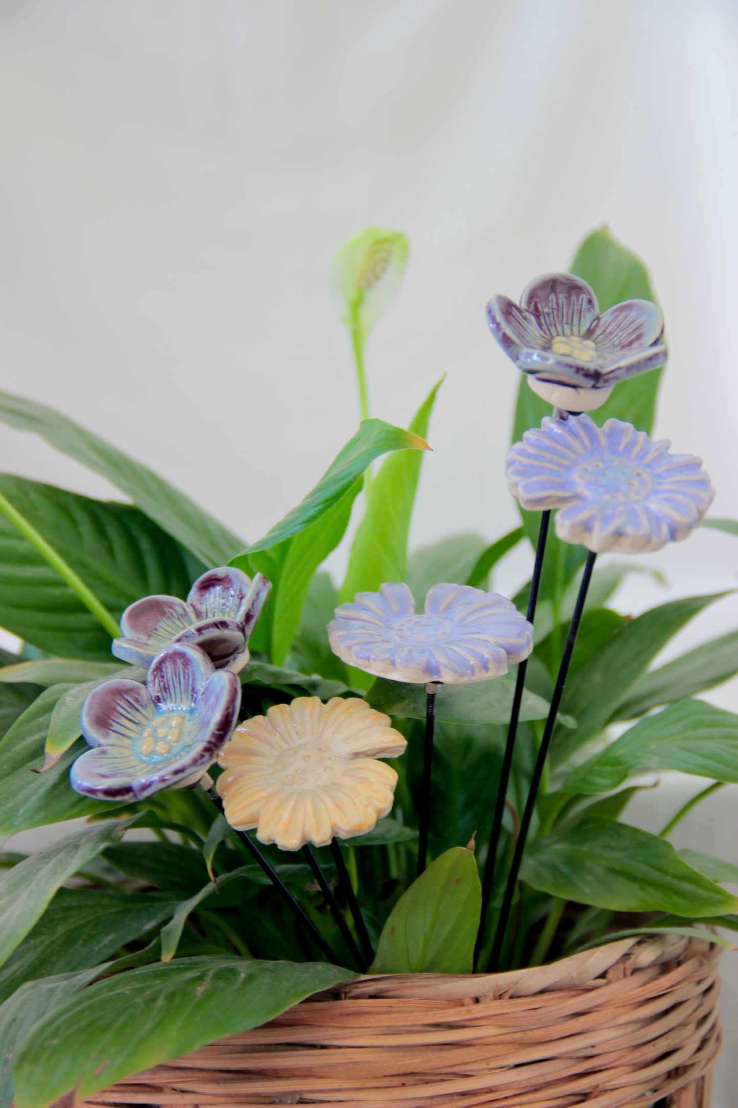 Daisy Ceramic Flower Stick | Lavender Bloom