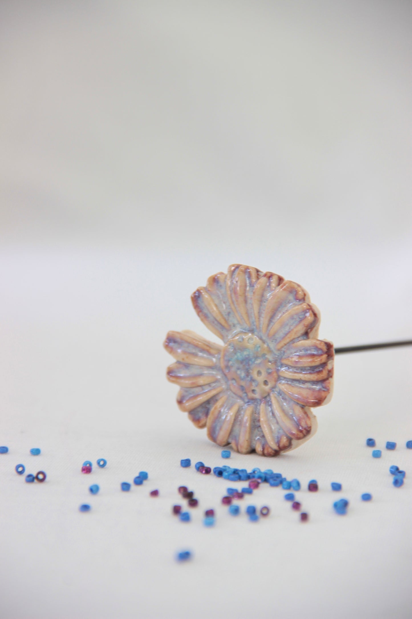 Dusty Daisy Ceramic Flower Stick