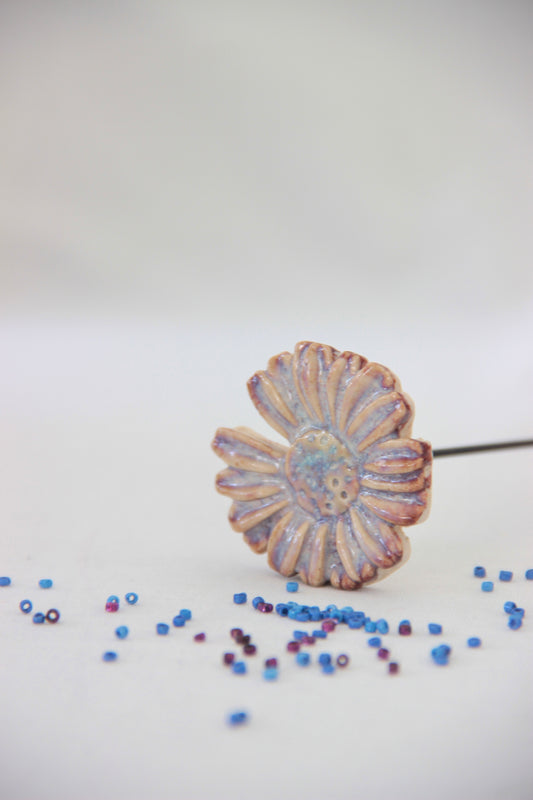Dusty Daisy Ceramic Flower Stick