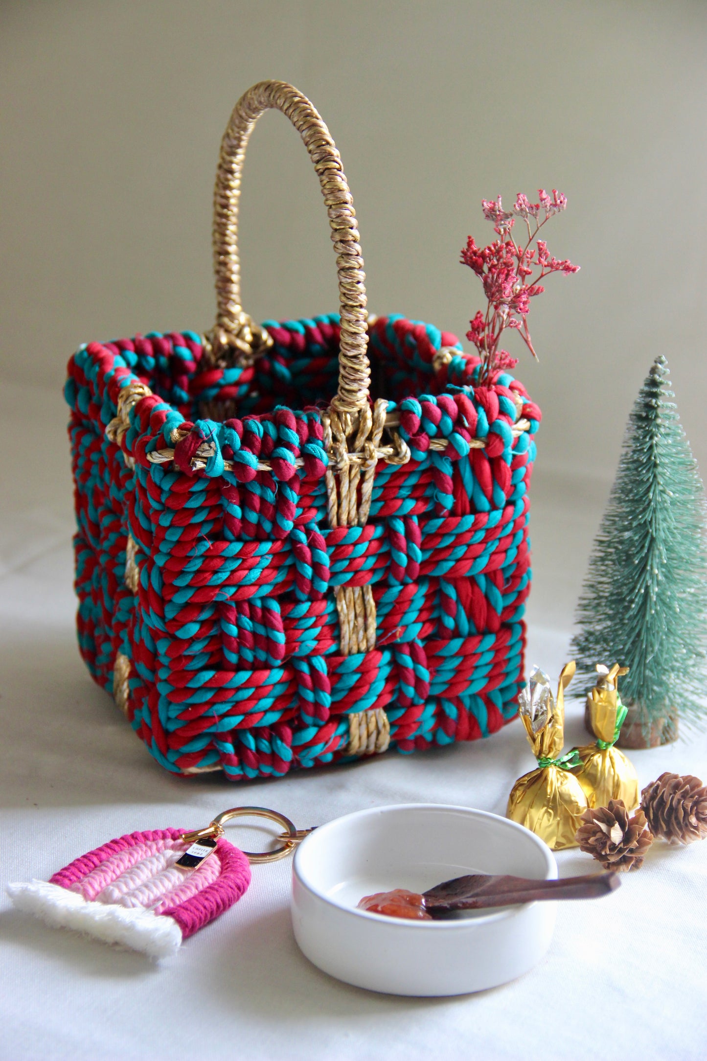 Holiday Hues | Handcrafted Christmas Hamper