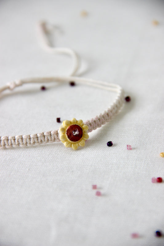 Minimalist Sunflower Charm Single Rakhi | White