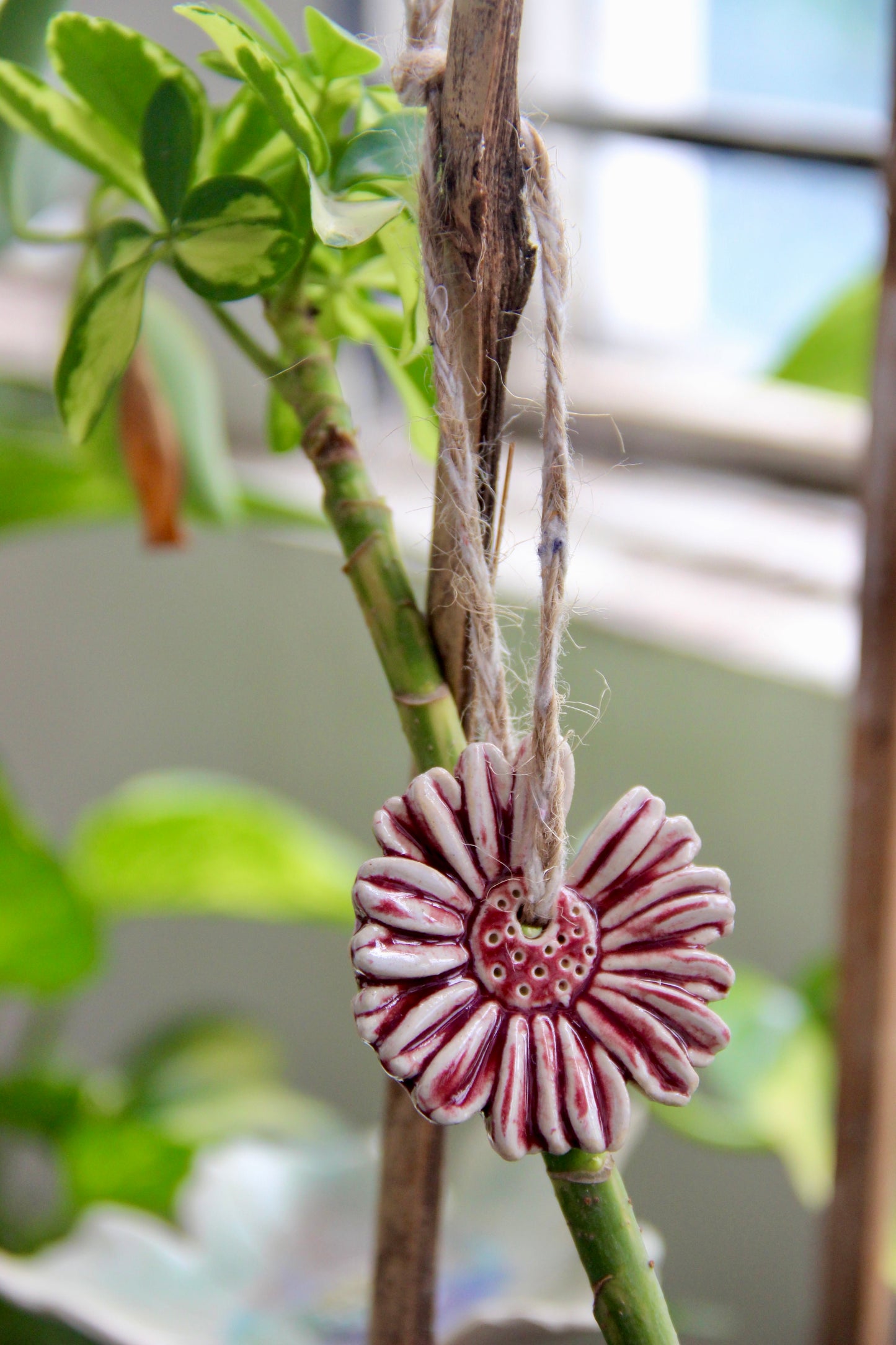 Ceramic Daisy Garden Charm | Red