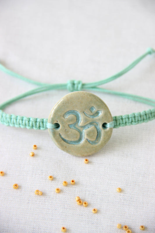 Om Charm Single Rakhi | Mint Medow