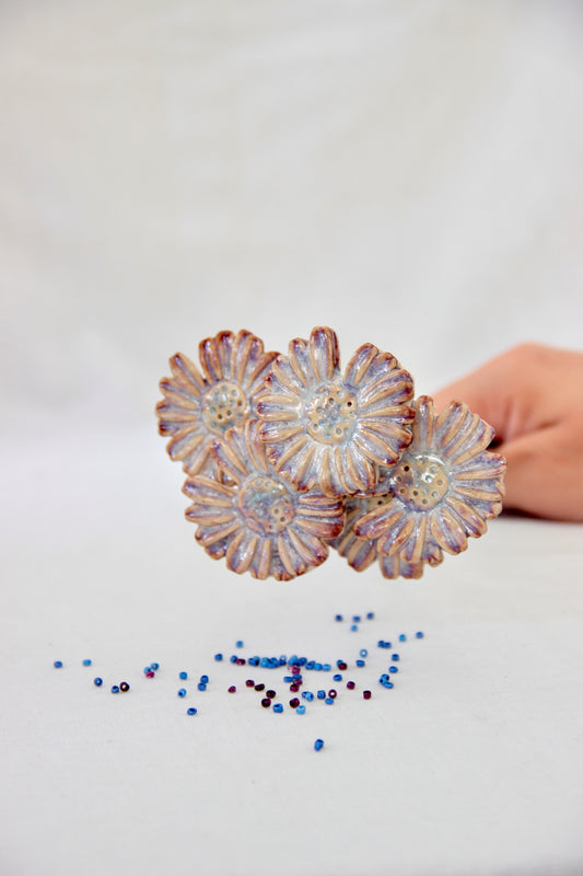 Dusty Daisy Ceramic Flower Stick