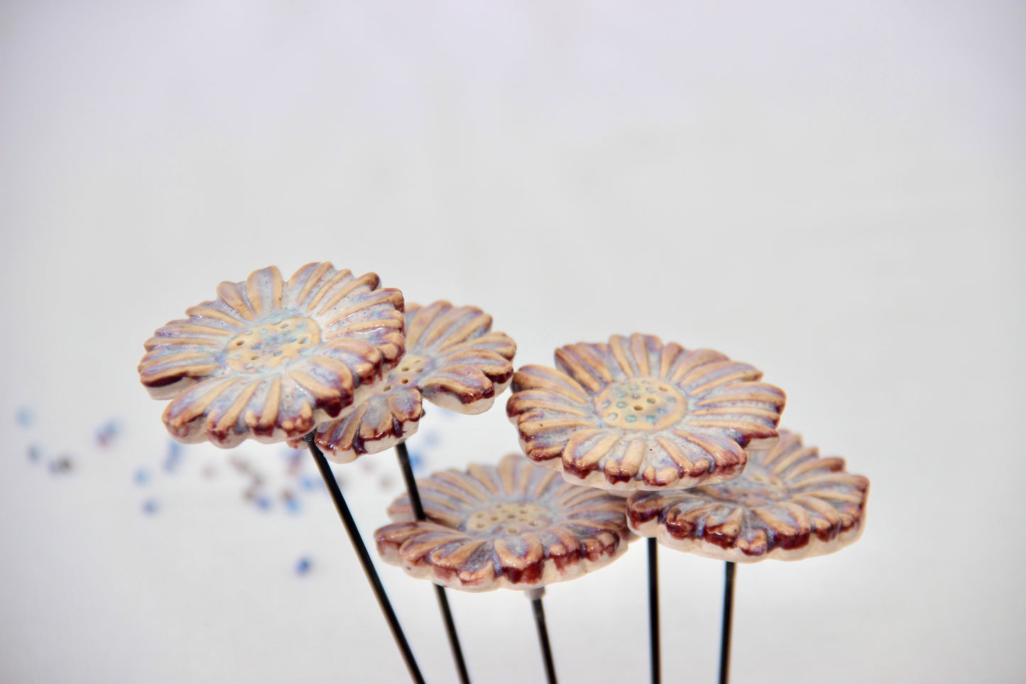 Dusty Daisy Ceramic Flower Stick