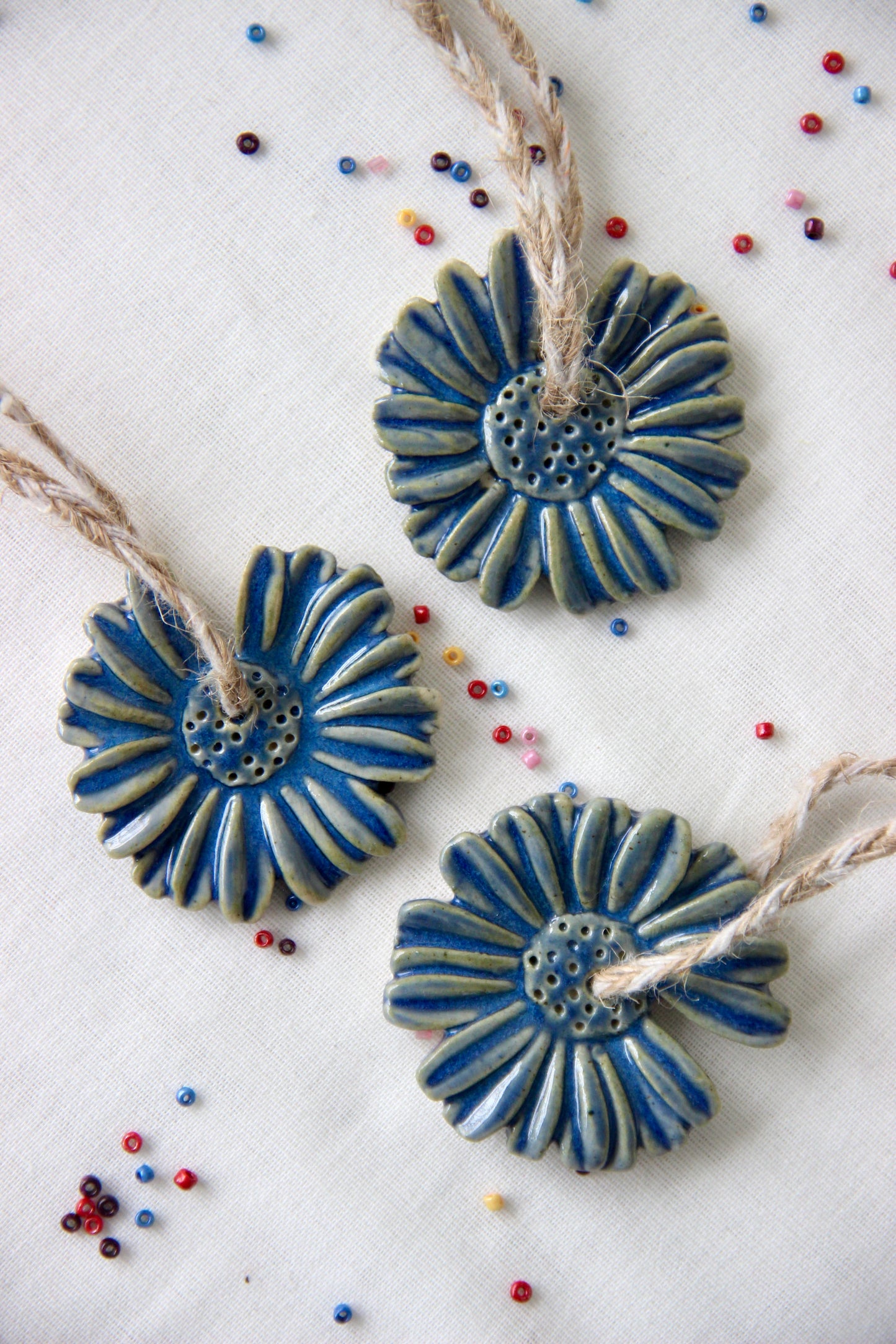 Ceramic Daisy Garden Charm | Blue