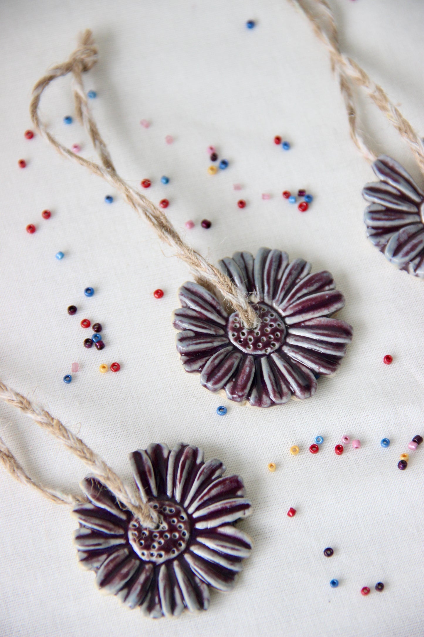 Ceramic Daisy Garden Charm | Grape