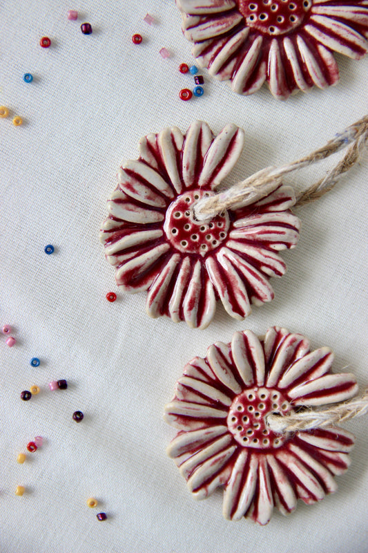 Ceramic Daisy Garden Charm | Red