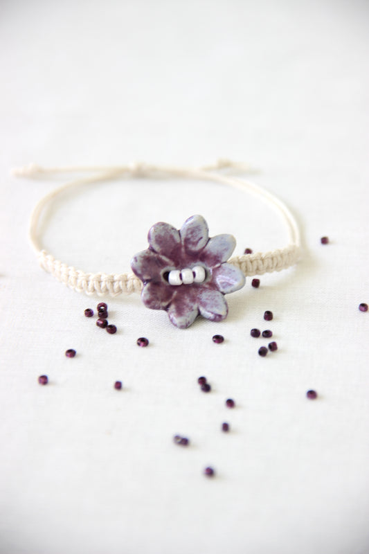 Bloom Charm Single Rakhi | Orchid Pearl