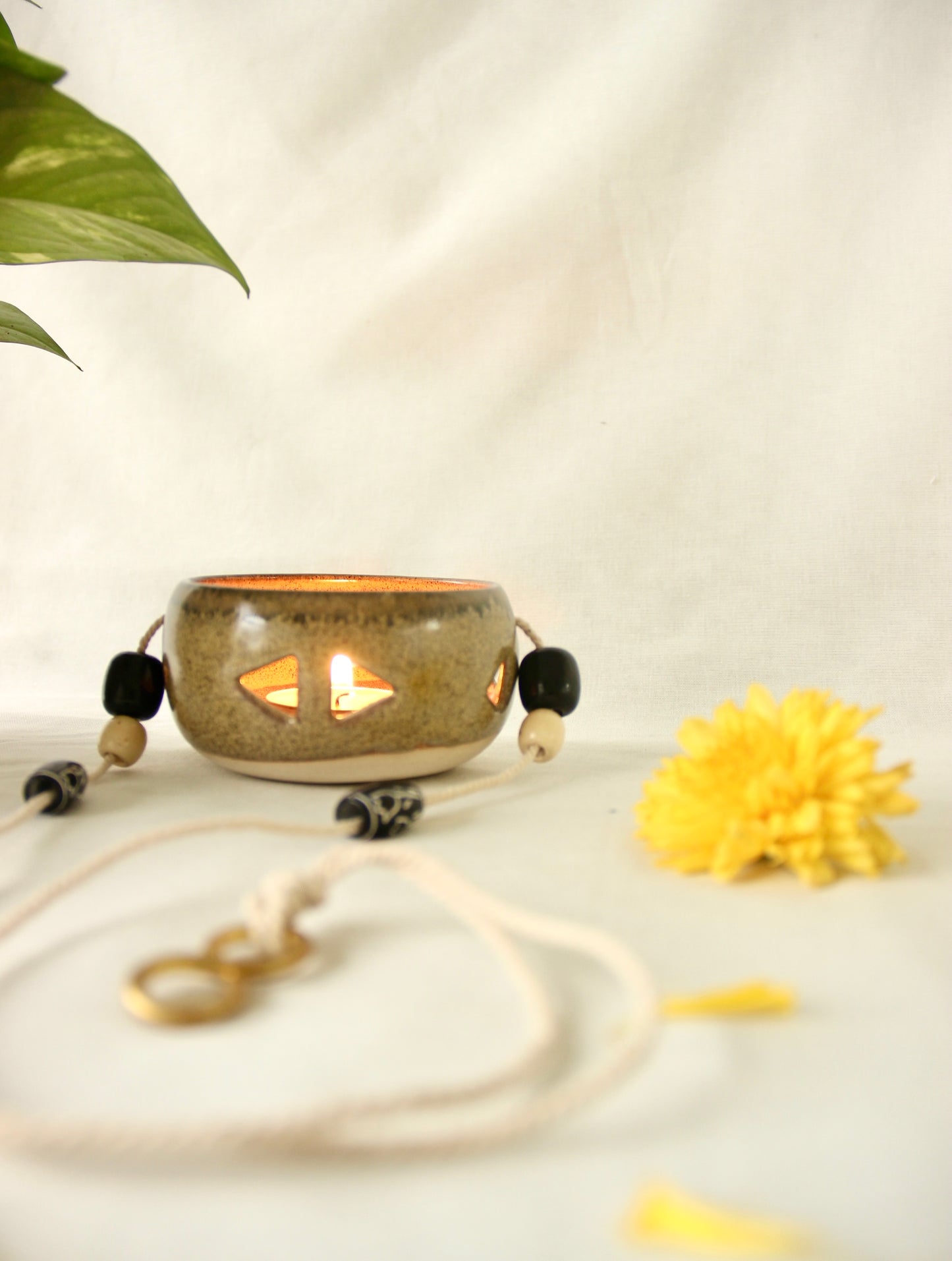 Hanging Aura | Ceramic Tealight Holder